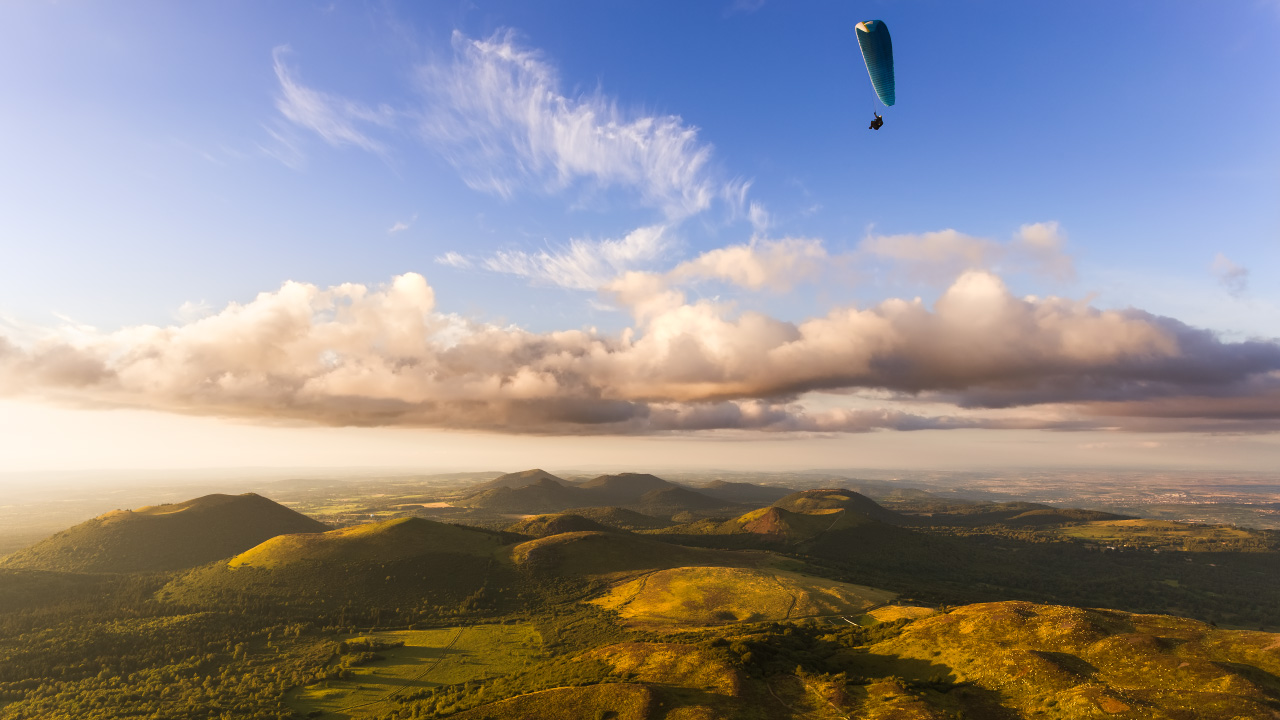 Parapente sur les puy - Chaîne des Puys 