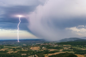 Foudroiement depuis le plateau de Gergovie